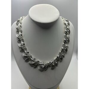 Vintage Silvertone Link Leaf Collar Necklace